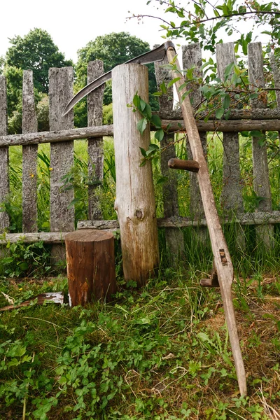 Eski tırpan — Stok fotoğraf