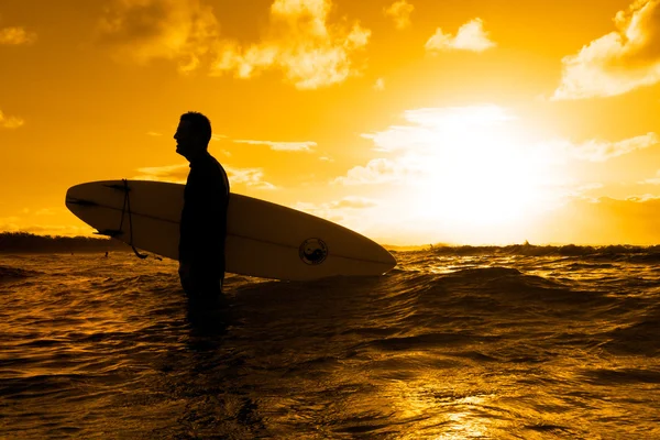 Surfer siluett — Stockfoto