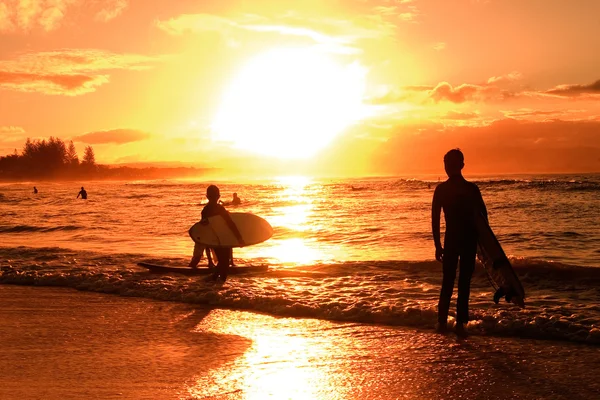 Захід сонця над пляжем — стокове фото
