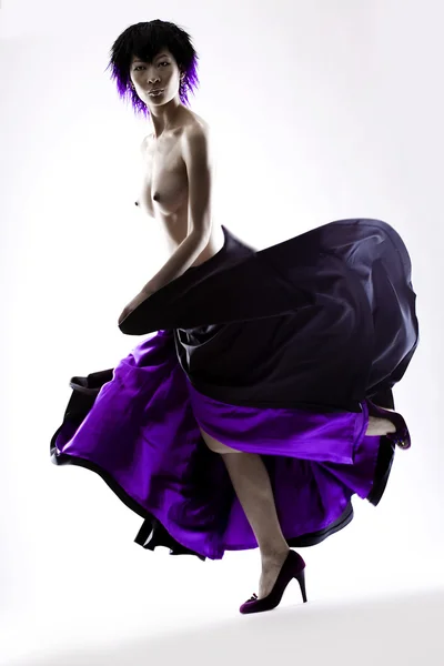 Пурпурная юбка — стоковое фото