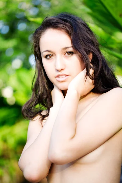 Portrait of beautiful young woman — Stock Photo, Image