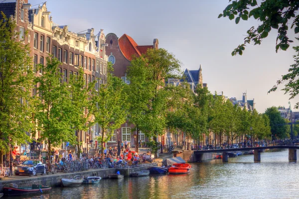 在阿姆斯特丹运河 — 图库照片