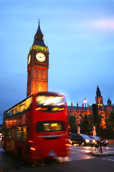 Red Bus og Big Ben i London. – stockfoto