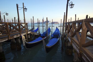 Venedik. San giorgio maggiore ve gondol