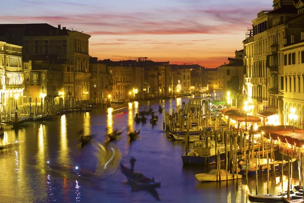 在晚上，威尼斯大运河。意大利 — 图库照片