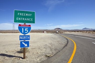 Mojave Çölü Interstate 15 otoyolun yakınlarında baker, california