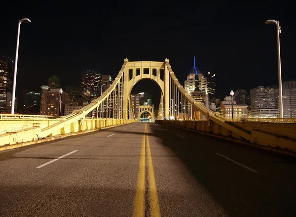 Ponte noturna de Pittsburgh — Fotografia de Stock