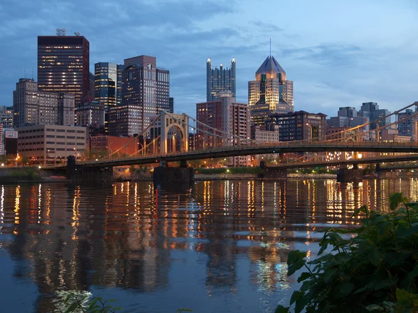 Pittsburgh und der ohio River — Stockfoto