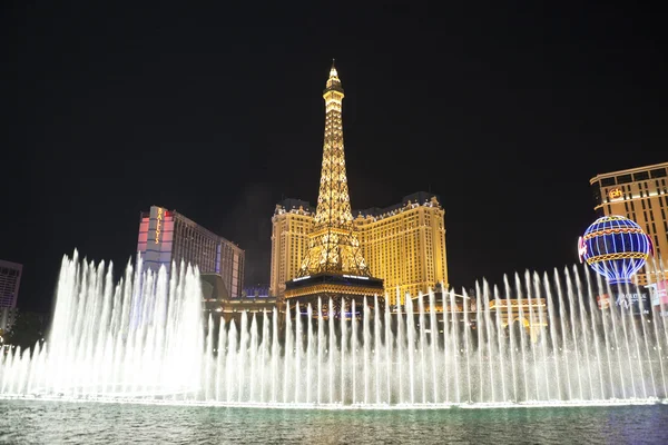 Eiffel Tower Fountains — Stock Photo, Image