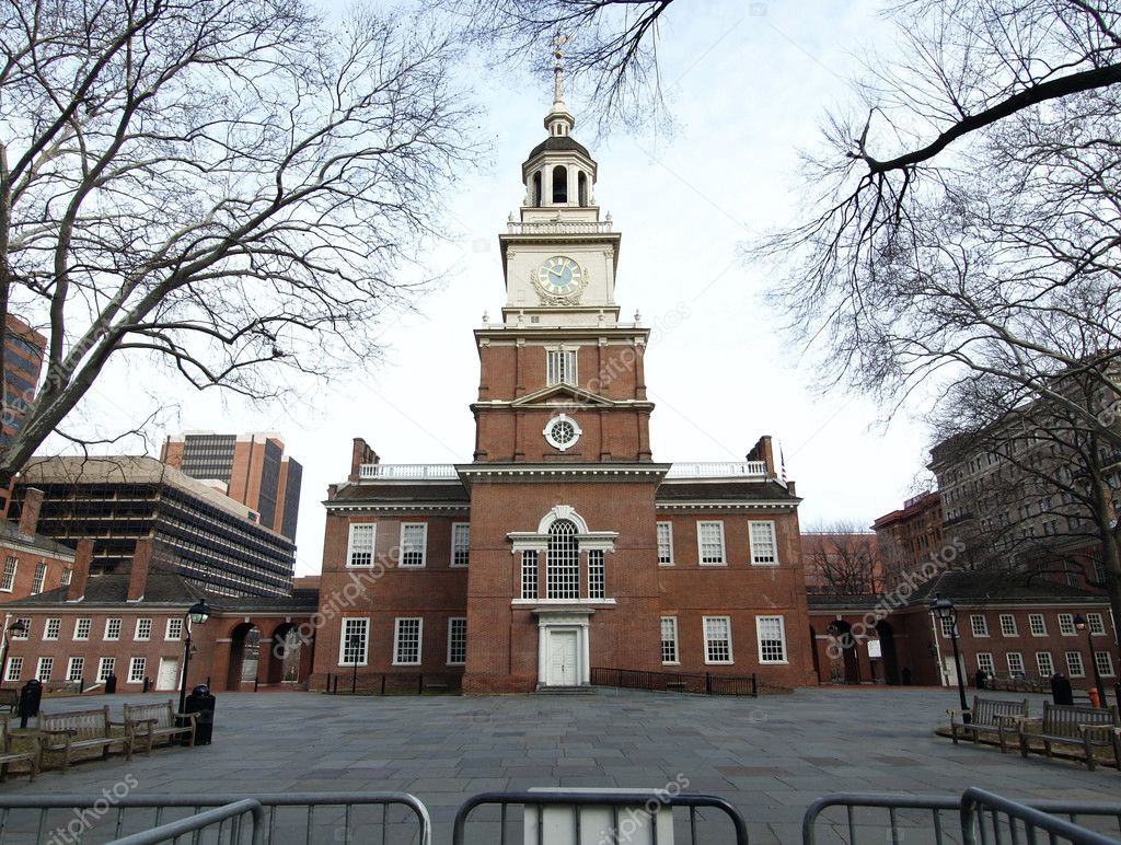 Wide shot of Independence Hall