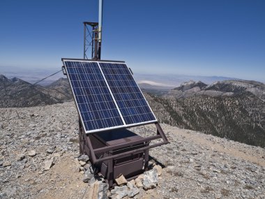 Güneş iletişim istasyonu