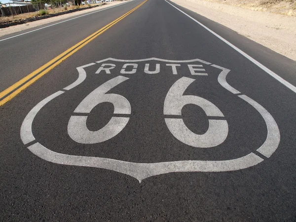 Route 66 kaldırım işaret — Stok fotoğraf