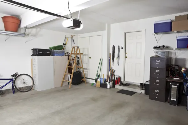 Rent garage — Stockfoto