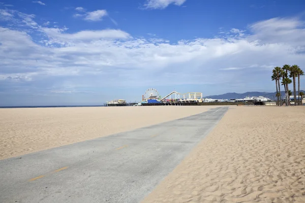 Praia de Santa Monica Caminho de bicicleta e cais — Fotografia de Stock