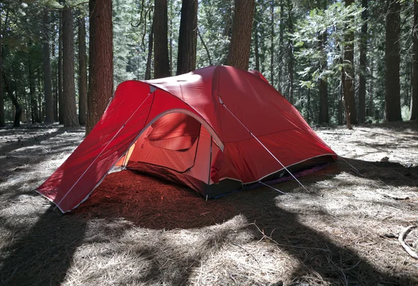 Duży namiot czerwony — Zdjęcie stockowe