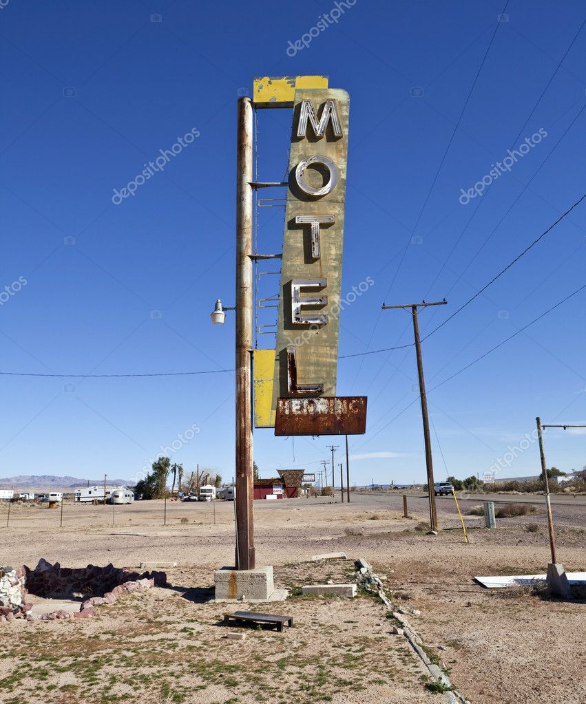 route 66 - bagdad Californie — Photo éditoriale © trekandshoot #8072808