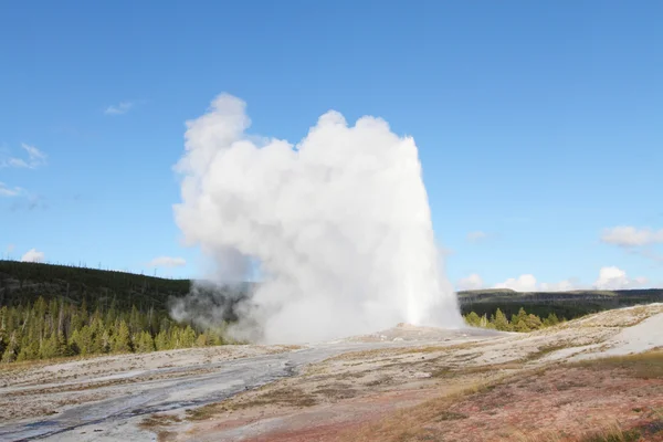 Vecchio fedele geyser — Foto Stock