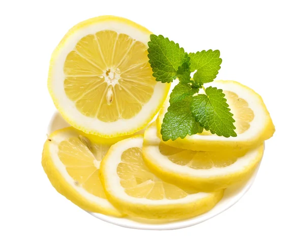 Limone e menta isolati su sfondo bianco — Foto Stock