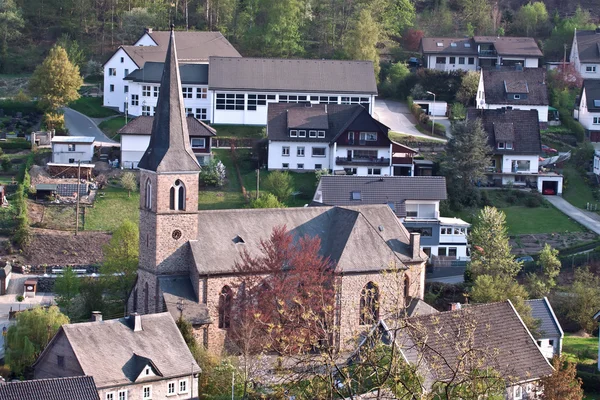 Katolická církev v německé vesnici — Stock fotografie
