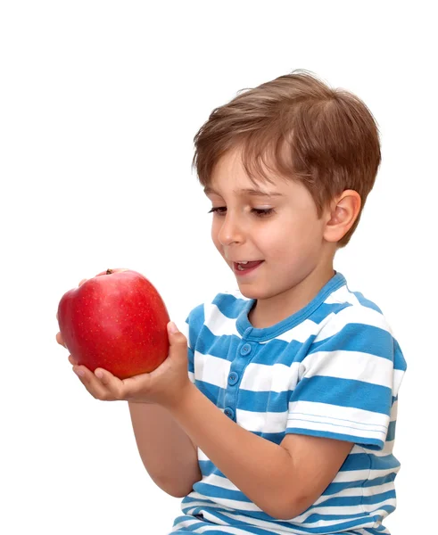 Portrait d'un garçon avec une pomme à la main — Photo