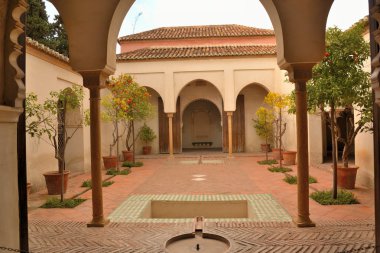 Alcazaba bahçeleri