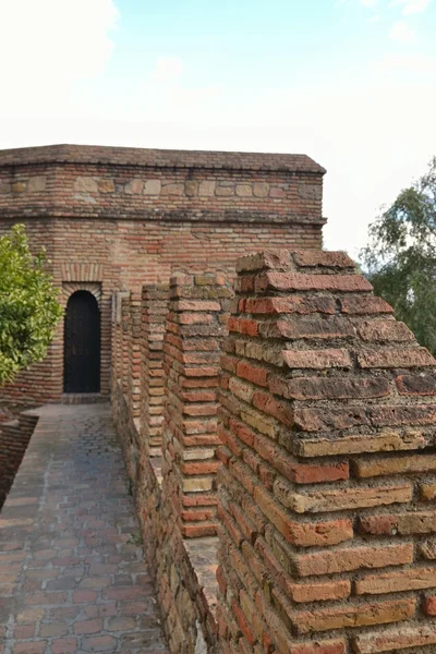 Стіни зокрема фортецю Алькасаба — стокове фото