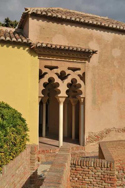Pilíře arabské alcazaba — Stock fotografie