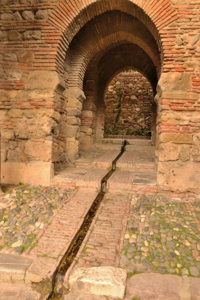 Väggar av alcazaba — Stockfoto