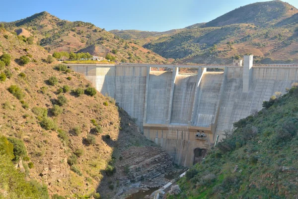 Nehri campanillas Barajı