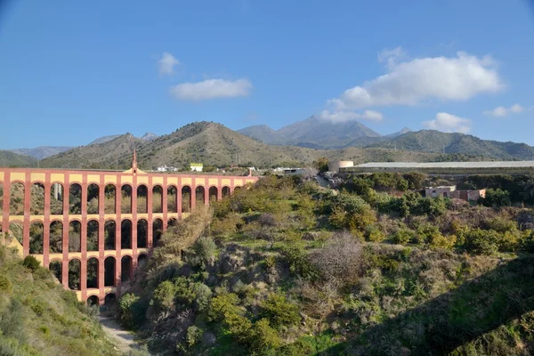 Oude aquaduct in nerja — Stockfoto