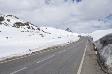 Dağ yolu