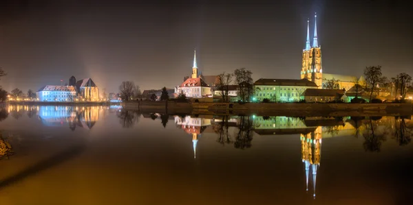 Ostrow tumski in de nacht, wroclaw — Stockfoto