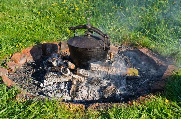 Wasserkocher in Flammen — Stockfoto