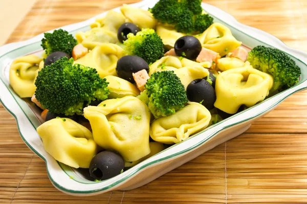 Tortellini-Salat — Stockfoto
