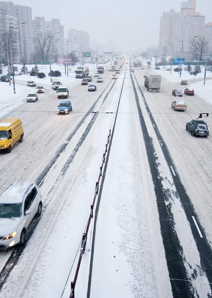 Kiyv traffic in a snowstorm — Stock Photo, Image