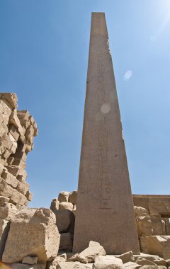 karnak Tapınağı'nda Dikilitaş