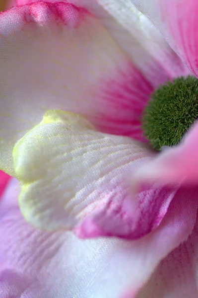 ピンク色の生地の花 — ストック写真
