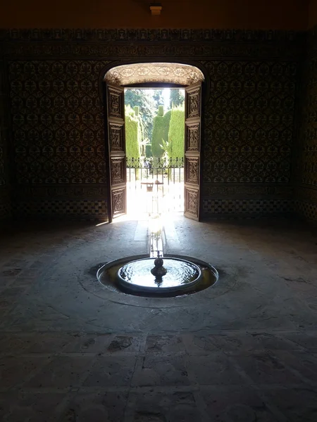 Arabiska rummet med fontän — Stockfoto