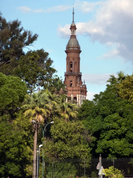 Südturm an der Plaza de espana in Sevilla — Stockfoto