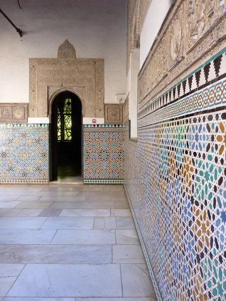 Арабская мавританская дверь — стоковое фото