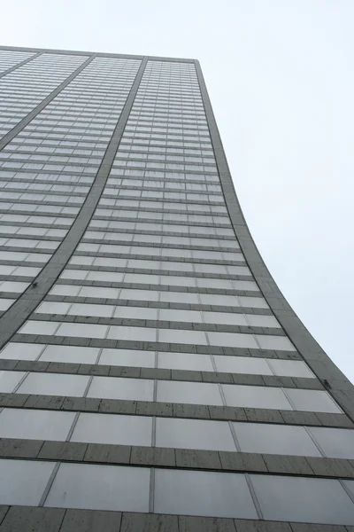 Vinduer i skyskrapere – stockfoto