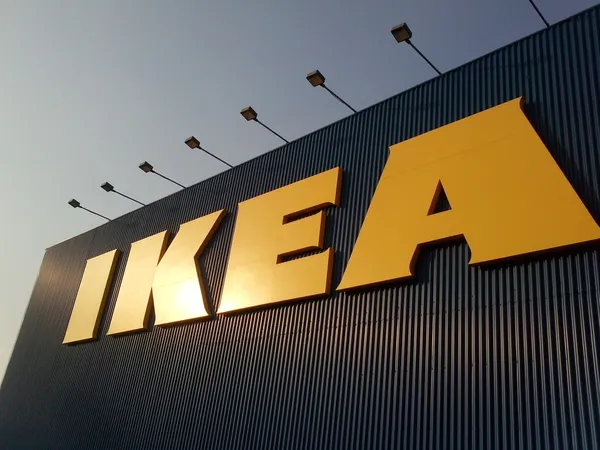 Знак IKEA — стоковое фото