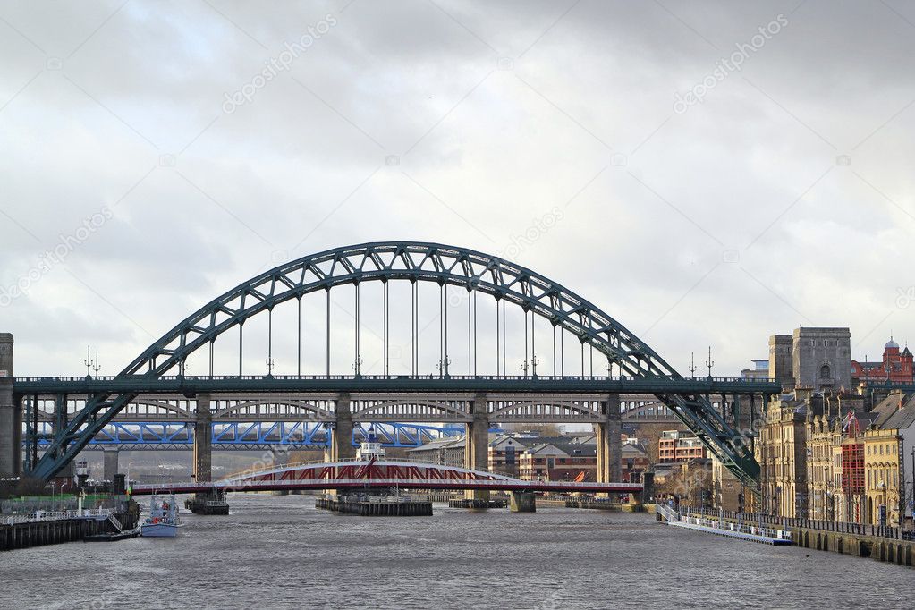 Tyne Bridge spanning the river, Newcastle-upon tyne