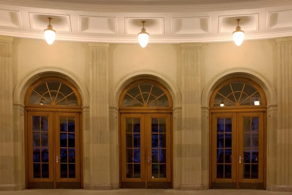 Entry doors — Stock Photo, Image