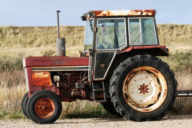 Old tractor clipart