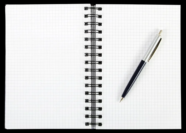 Cuaderno vacío con bolígrafo — Foto de Stock