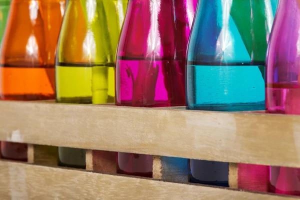 Färgglada flaskor — Stockfoto