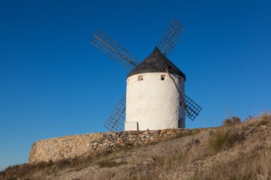 Consuegra, castilla la mancha, İspanya'da yel değirmeni