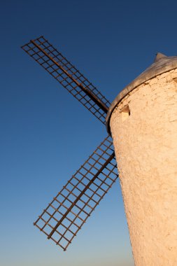 Consuegra, castilla la mancha, İspanya'da yel değirmeni