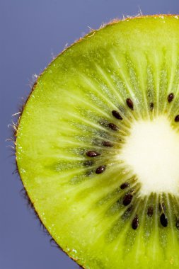 de helft een kiwi